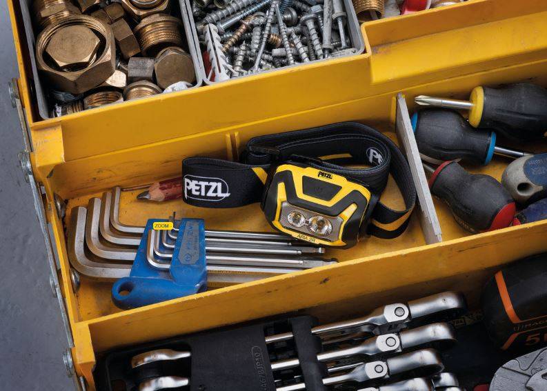 Lampe frontale ARIA 2R rechargeable noir et jaune - PETZL - E071AA00-2