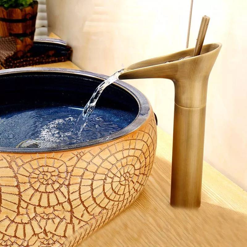 Robinet de Lavabo Cascade Eau Chaude et Froide en Laiton à Débit Fluide YONIS-0