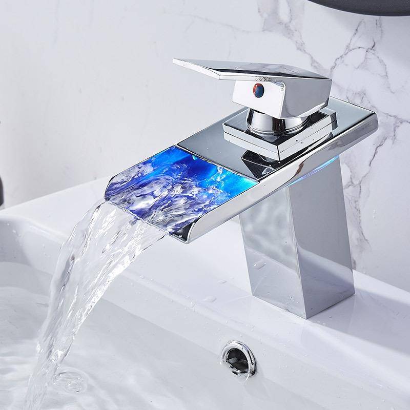 Robinet Cascade À LED Eau Chaude Et Froide Température Réglable Electroplating Argent YONIS-0