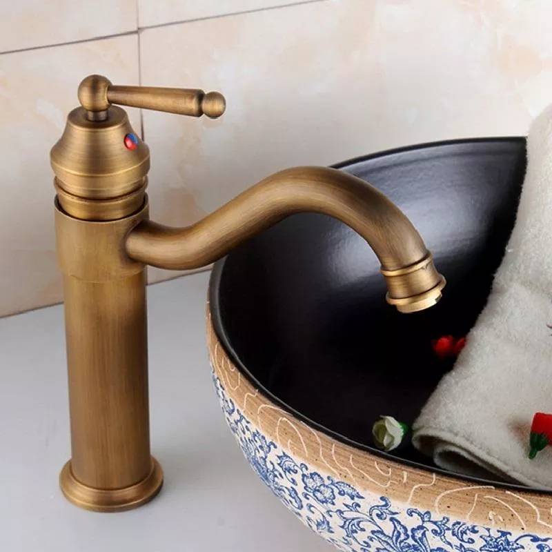 Robinet De Lavabo En Cuivre À Trou Unique Avec Mousseur Économiseur D'Eau YONIS-0