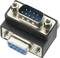 'Un adaptateur VGA, mâle vers femelle, avec connexion bleue et contacts argentés, adapté aux connexions de moniteurs d'ordinateur.'