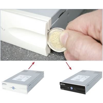 Une pièce de 2 euros est utilisée pour déverrouiller la façade d'un boîtier. Deux modèles différents d'alimentations sont présentés ci-dessous.