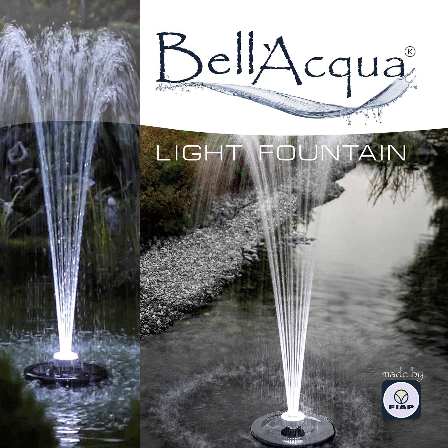 Fontana u ribnjaku, osvjetljena, s natpisom 'Bell Acqua' i 'Light Fountain', FIAP logo dolje desno.