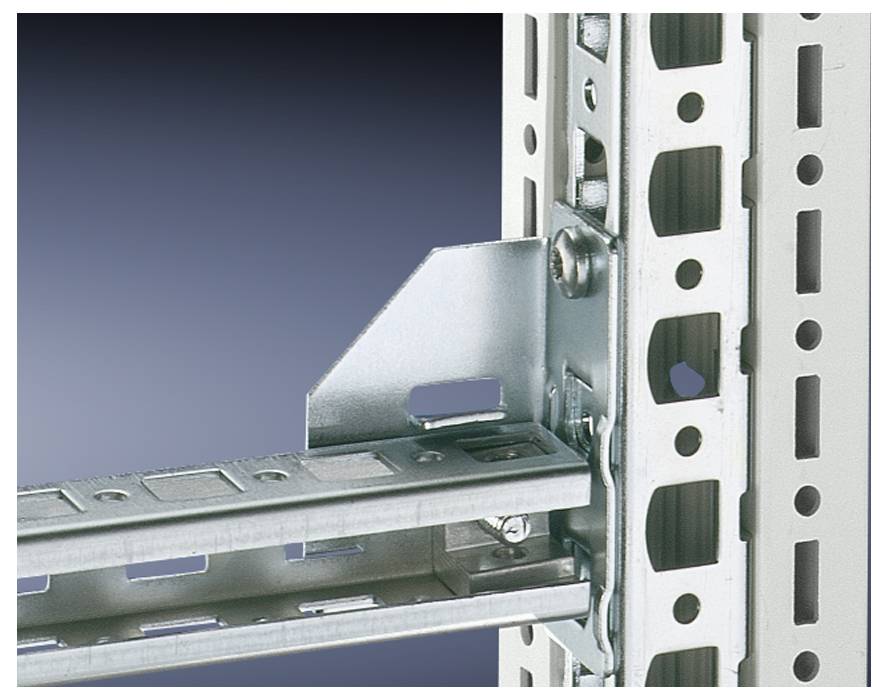 Metalni regalni sustav s pravokutnim okvirima i horizontalnim prečkama. Stabilizacijski elementi pričvršćeni su na mjestima križanja.