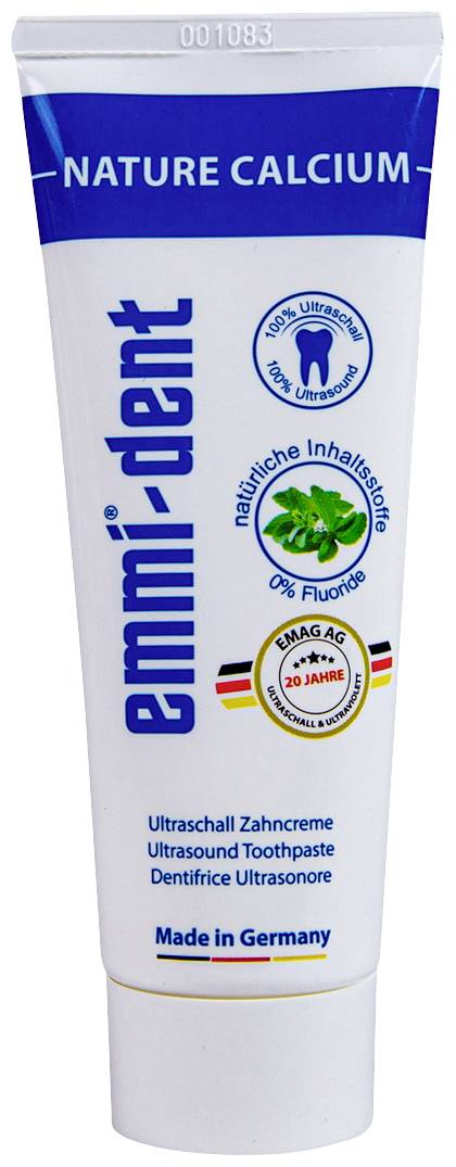 Zubna pasta marke Emmi-dent s natpisom 'Natur Calcium', sadrži prirodne sastojke i izrađena je u Njemačkoj.