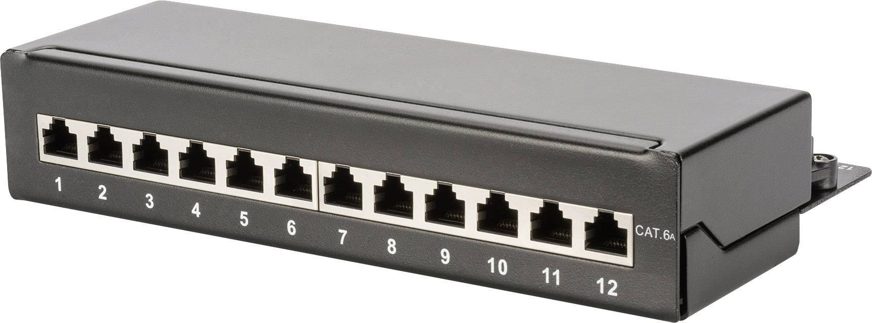 Crni mrežni patch panel s 12 numeriranih Ethernet porta, pogodan za CAT 6A kablove.