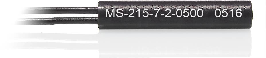 Crni cilindrični elektronički senzor s natpisom 'MS-215-7-2-0500 0516', tri žice na jednom kraju.