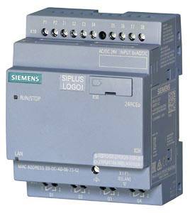 Siva elektronička komponenta tvrtke Siemens s natpisom 'SIPLUS LOGO!' s priključcima gore i dolje za različite spojeve.