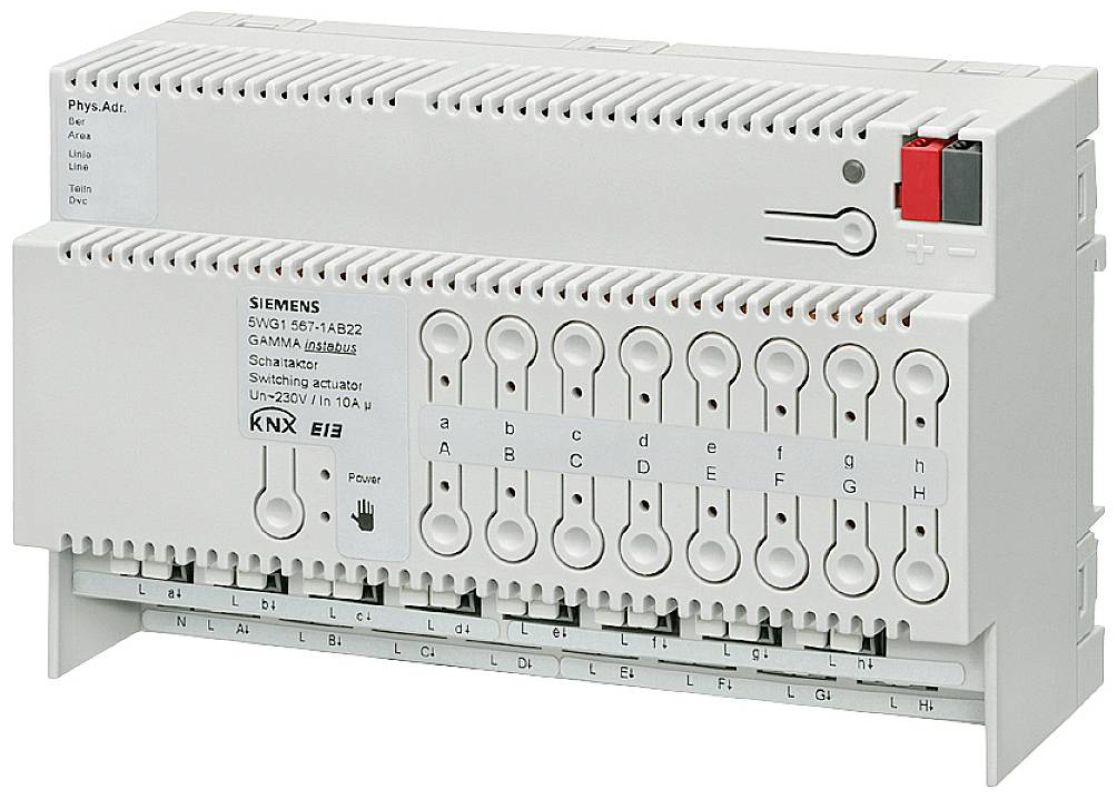 Bijeli aktor sklopova tvrtke Siemens s više sklopki, tipki i crvenom tipkom. Označen natpisima 'Aktor sklopova' i 'GAMMA'.