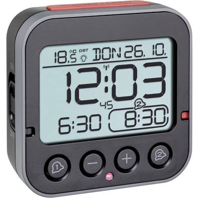 Digitalni sat pokazuje 12:03. Gore piše temperatura 18,5°C i datum 'ČET 26.10.'. Postavljene su dvije alarm vremena.