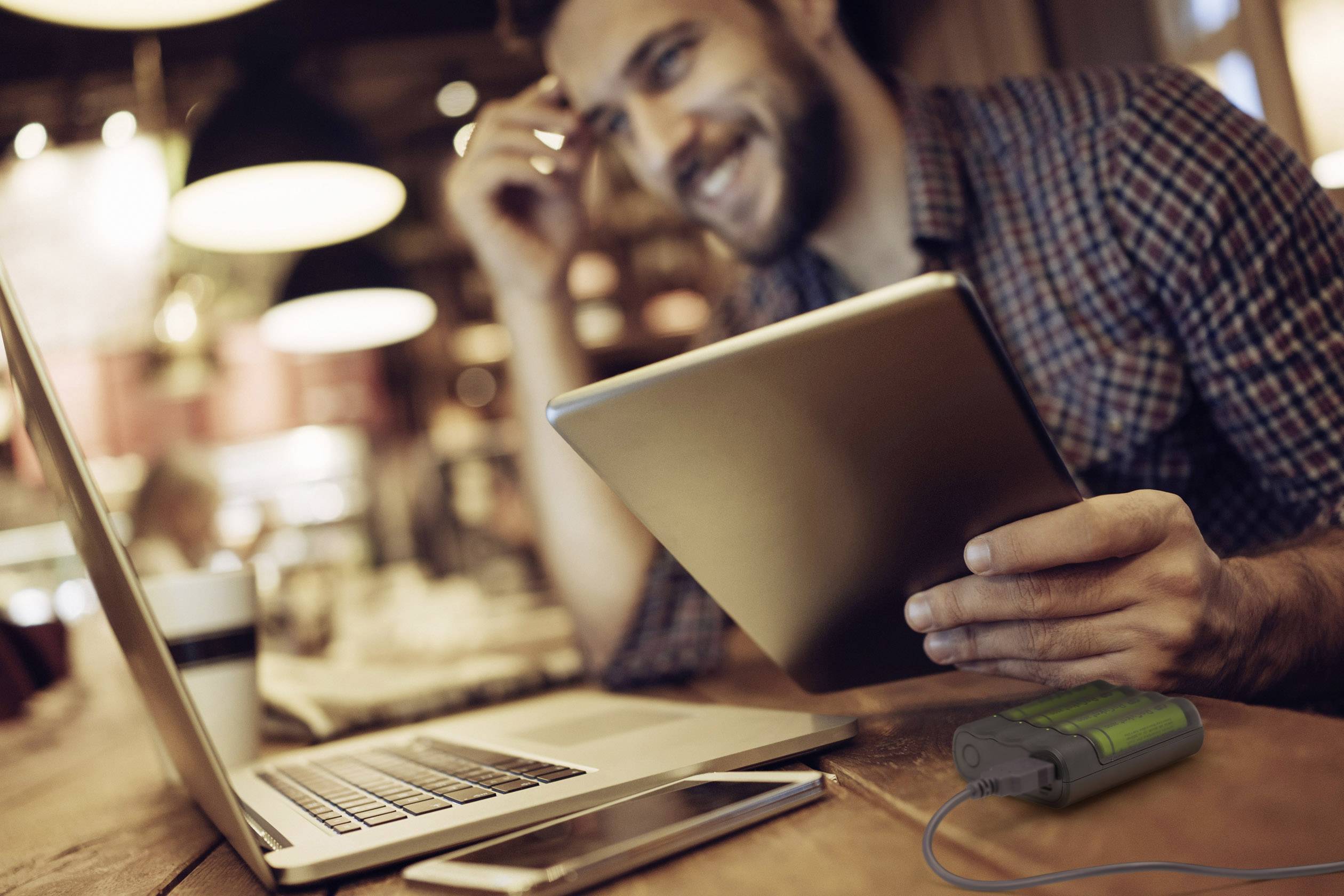 GP Charge Anyway X411 punjač okruglih stanica nikalj-metal-hidridni micro (AAA), mignon (AA)-8