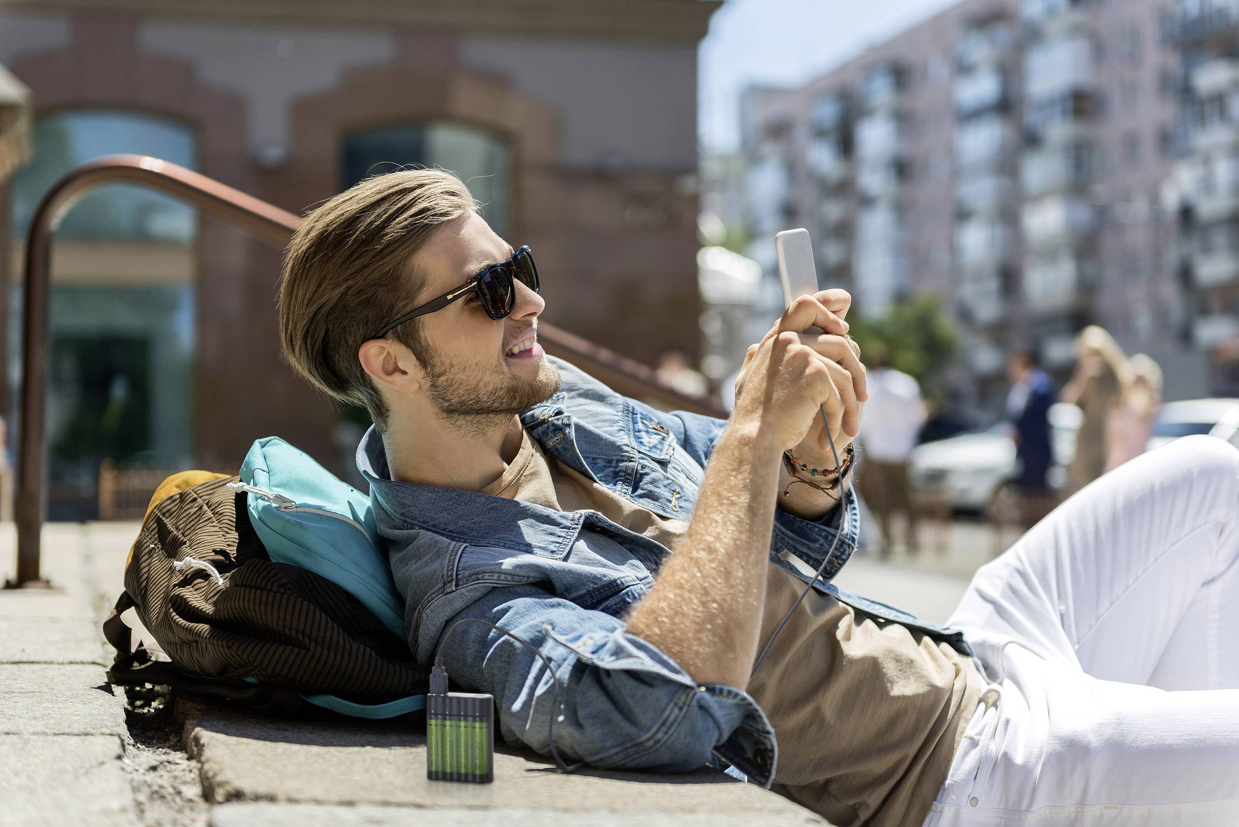 GP Charge Anyway X411 punjač okruglih stanica nikalj-metal-hidridni micro (AAA), mignon (AA)-32