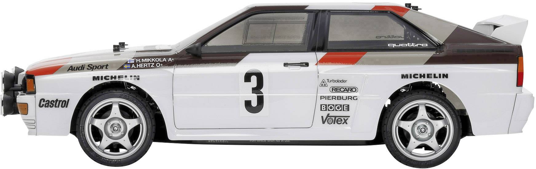 Bijeli sportski automobil za utrke s brojem 3 i nekoliko sponzorskih logotipa, pogled sa strane, pogodan za reli ili motorističke events.