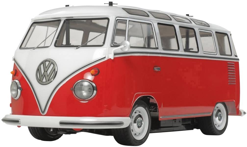 Crveni i bijeli Volkswagen T1 Bus, poznat i kao VW Bulli, prikazan sa strane, stoji na bijeloj pozadini.