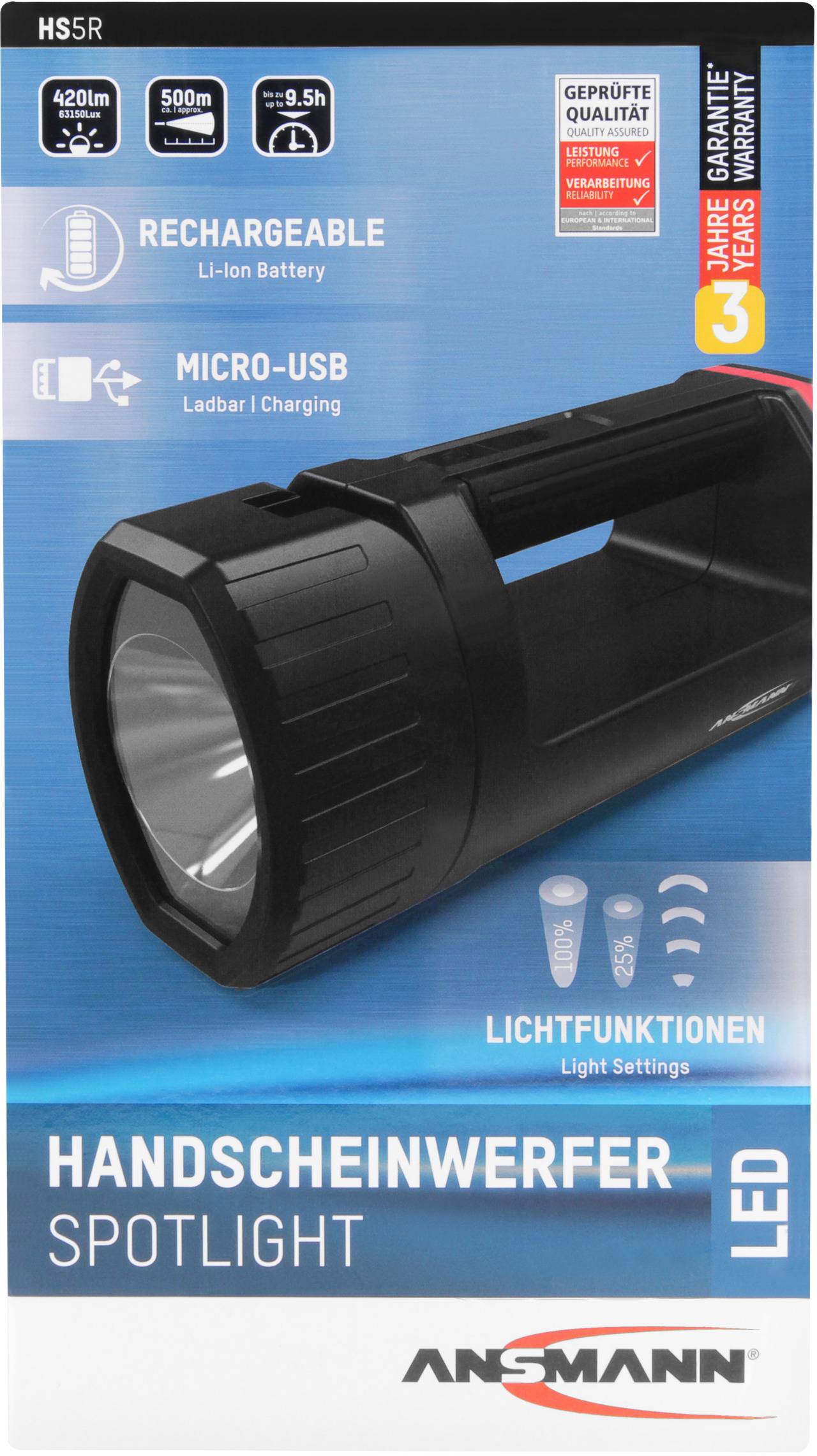 Crna LED baterijska lampica u fokusu, okružena tekstom o trajanju baterije i svjetlosnim funkcijama. Naziv marke 'Ansmann' ispod.