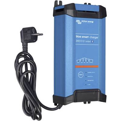 Plavi punjač s utikačem i kabelom, oznake 'blue smart charger'. Pogodan za 24V baterije, kompatibilan s Bluetoothom.