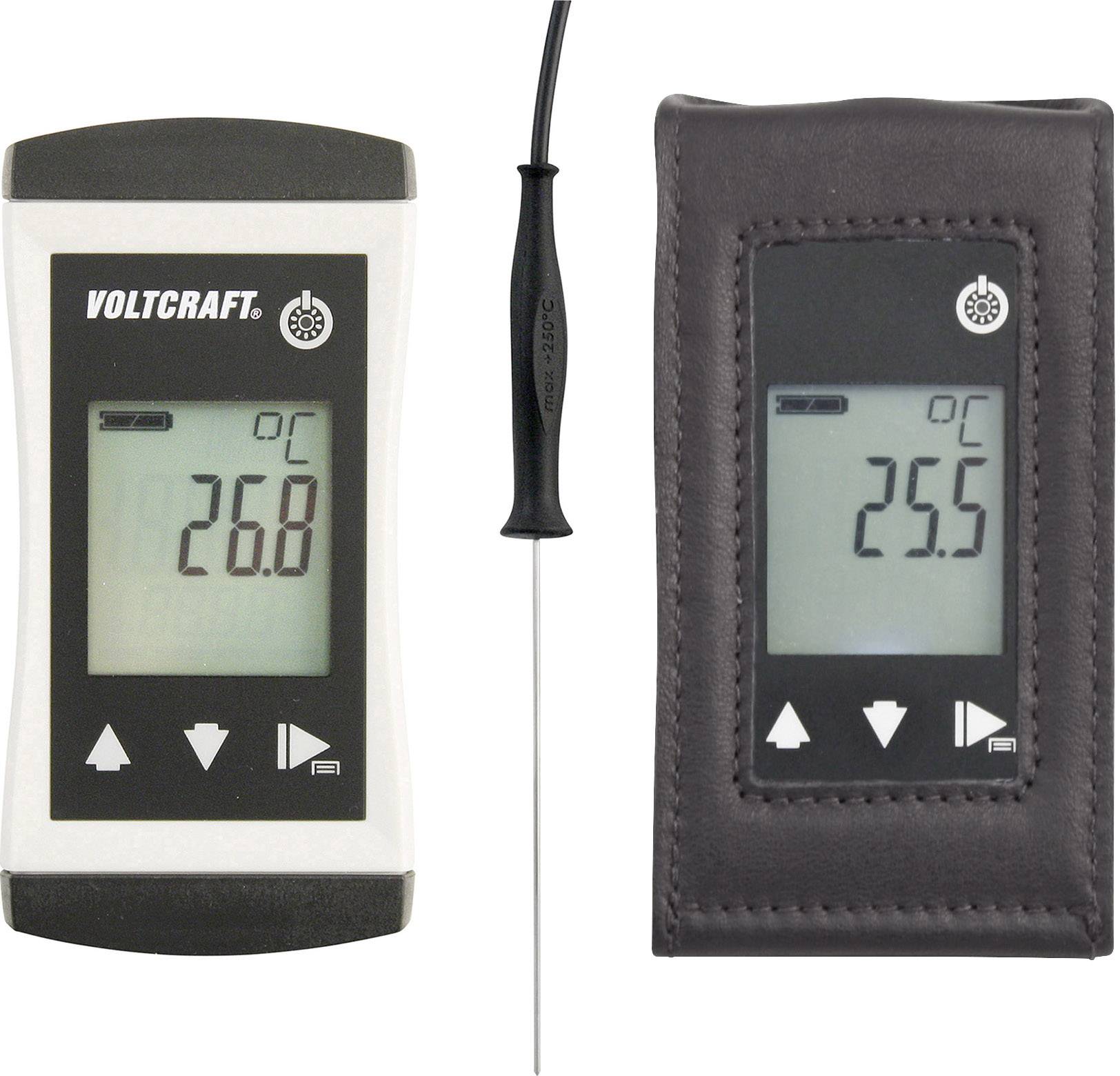 Digitalni termometar pokazuje 26,8 °C. Pored njega mjerni senzor. Desni uređaj u futroli pokazuje 25,5 °C.