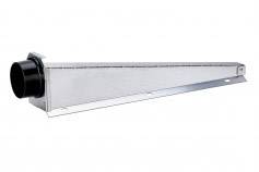 Metalni ventilacijski kanal s kružnim priključkom, korišten za distribuciju zraka u sustavima grijanja, ventilacije ili klimatizacije.
