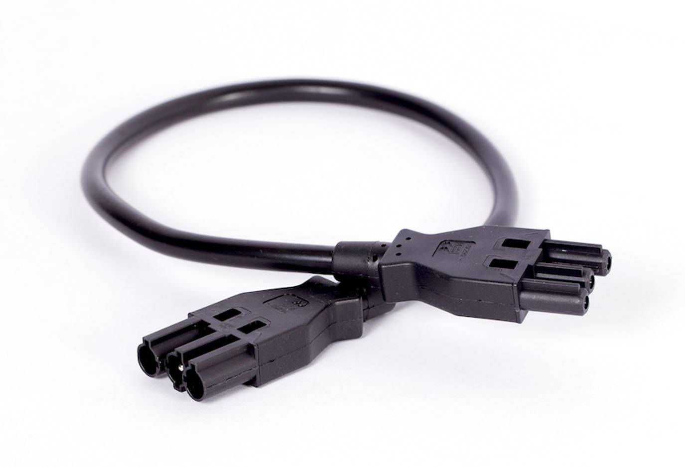 Crni električni kabel s dva identična tropolna priključka koja su međusobno spojena u krug.