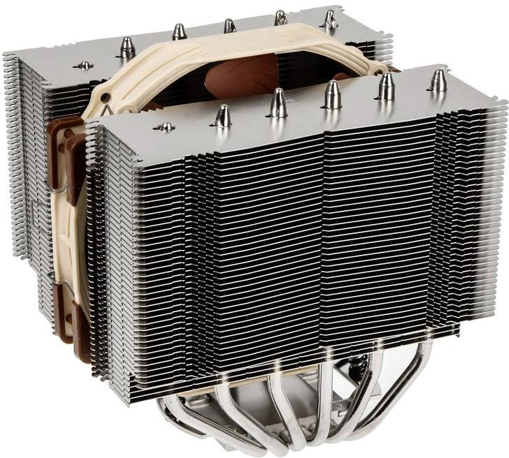 Veliki CPU hladnjak s više aluminijskih lamela, toplovodnim cijevima i provrtima za ventilator; služi hlađenju računalnih procesora.