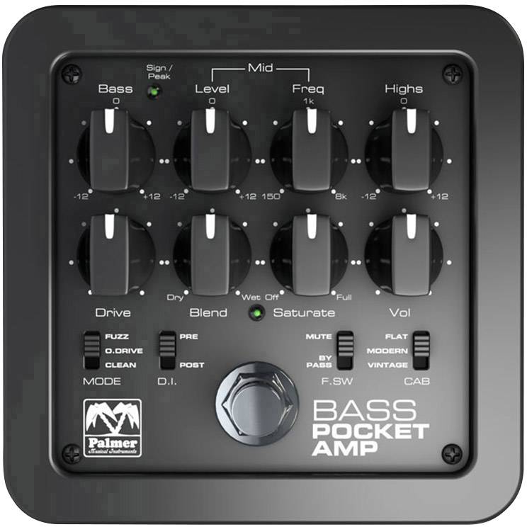 Kompaktan pojačalo sa šest regulatora za bas, glasnoću, frekvenciju, visoke tonove, drive i blend; tipke za odabir načina rada i zvučnika.