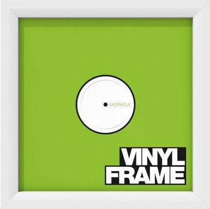 Kvadratni okvir sa zelenom pozadinom i centralnim bijelim krugom, oznašen natpisom 'Glorious'. Dolje desno piše 'VINYL FRAME'.