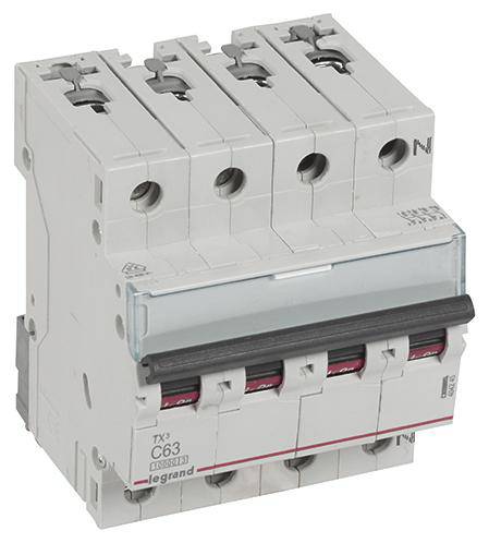 Četveropolni automatski prekidač oznake 'C63' koji služi za prekidanje strujnih krugova u slučaju preopterećenja.