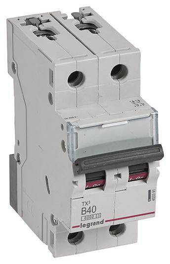 Dvopolni zaštitni prekidač snage tvrtke Legrand, model TX3, B40, za električnu zaštitu u kućanskim i industrijskim uređajima.