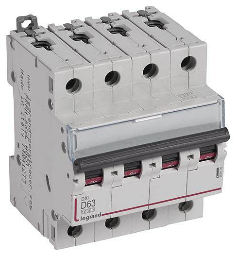 Četveropolni prekidač snage s natpisom 'D63' i 'legrand' koji služi za prekidanje i osiguravanje električnih strujnih krugova.