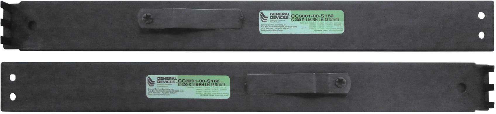 Dvije crne metalne ploče jedna iznad druge s zelenim natpisima koji prikazuju 'General Dynamics C4600 CO-I/O 11/00', komponente Dienstrack sustava.