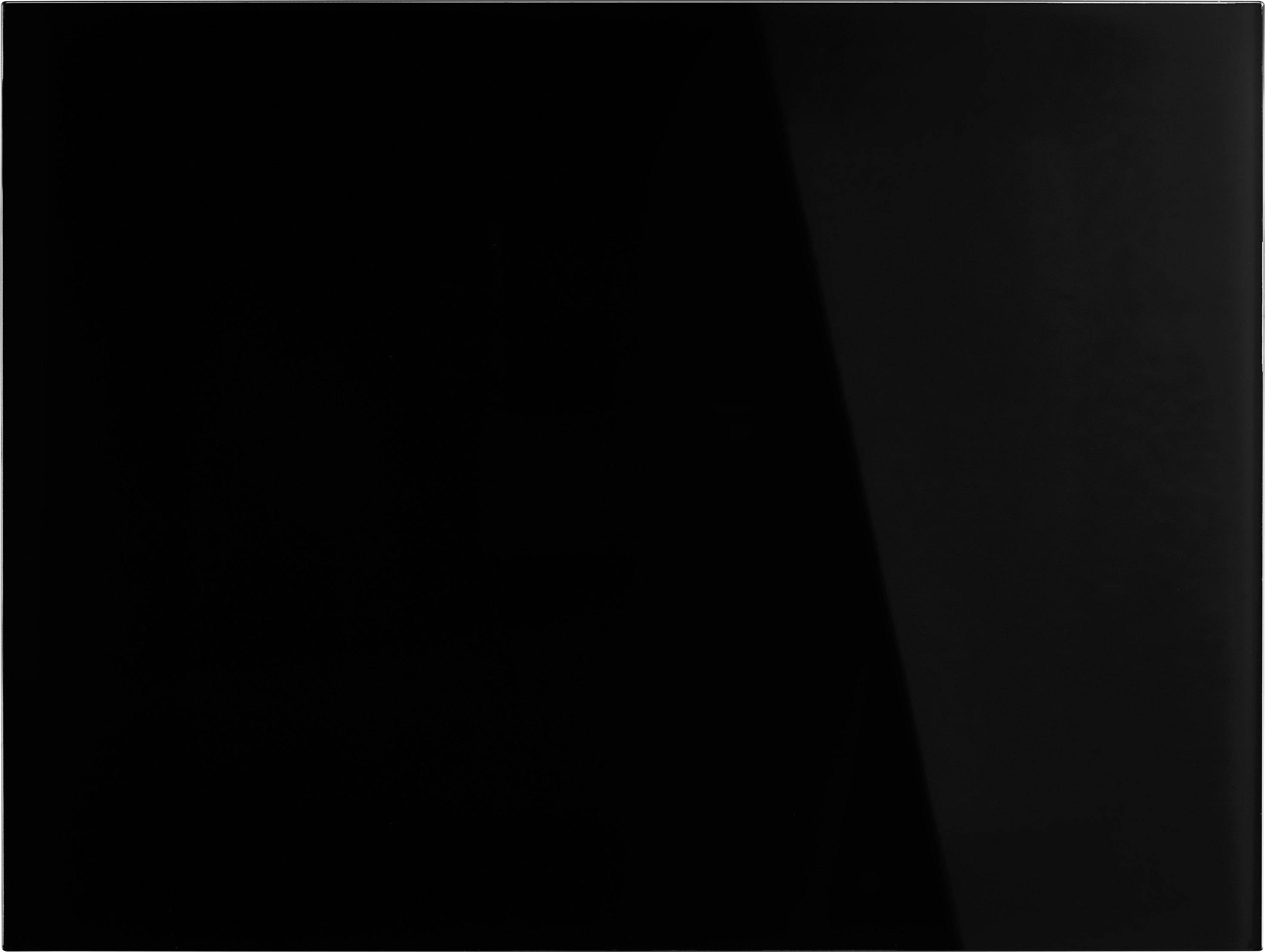 Crni pravokutnik bez prepoznatljivih detalja ili teksta.