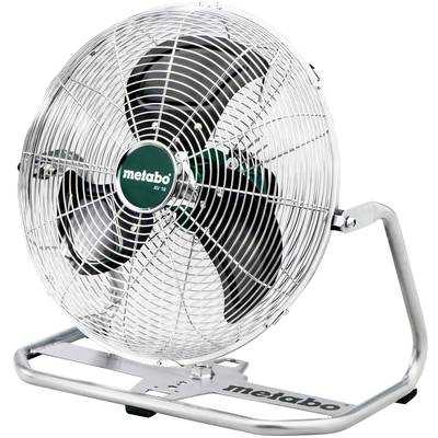 Metalbni podni ventilator s tri crna krila i stabilnim okvirom. Idealan za prozračivanje velikih prostorija.