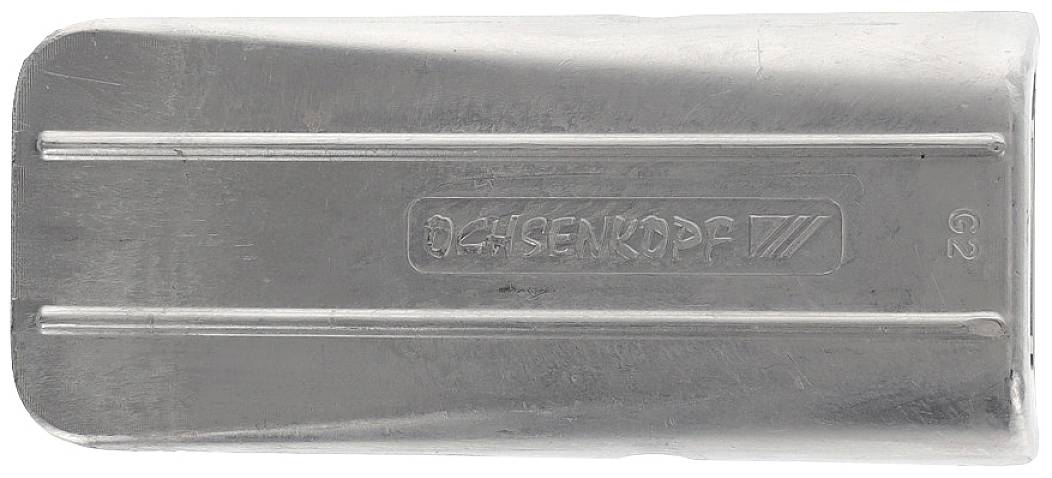 Metalni klin s utisnutim logotipom i oznakama; vjerojatno služi kao alat; sjajan, pravokutan oblik.