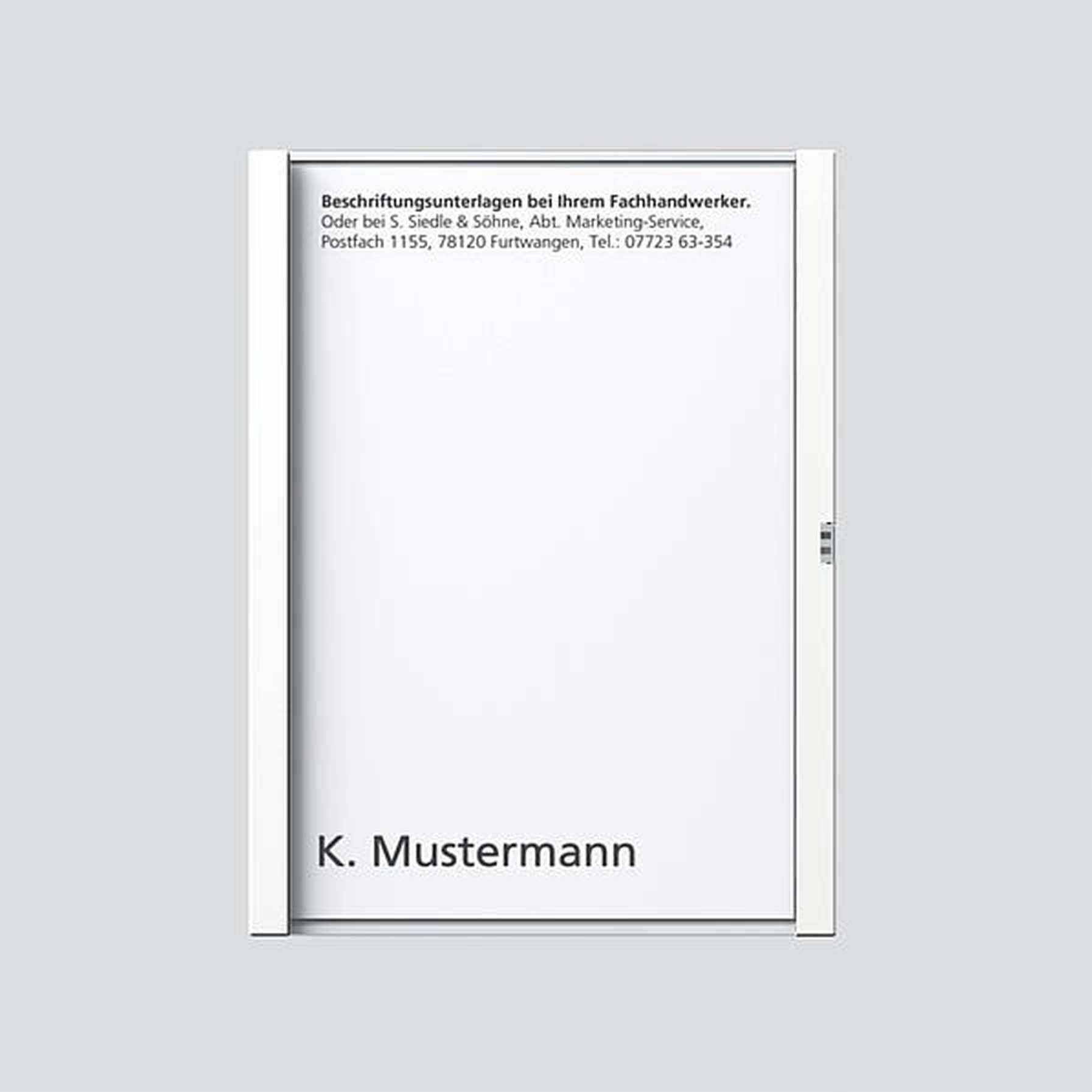 'Natpisna pločica vrata s natpisom: K. Mustermann. Materijali za natpis kod vašeg specijaliziranog obrtnika. Adresa i telefonski broj su navedeni.'