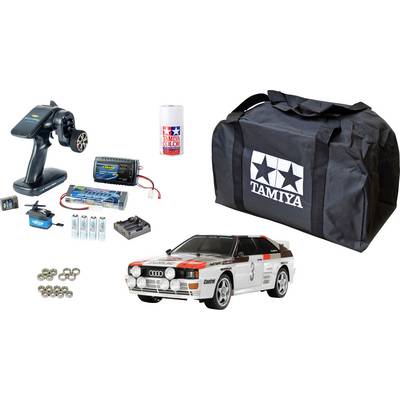 RC model automobila postavljeni set s Audi Sport dizajnom, daljinskim upravljačem, baterijama, punjačem, sprejem za bojanje i torbu za prenošenje s Tamiya logotipom.