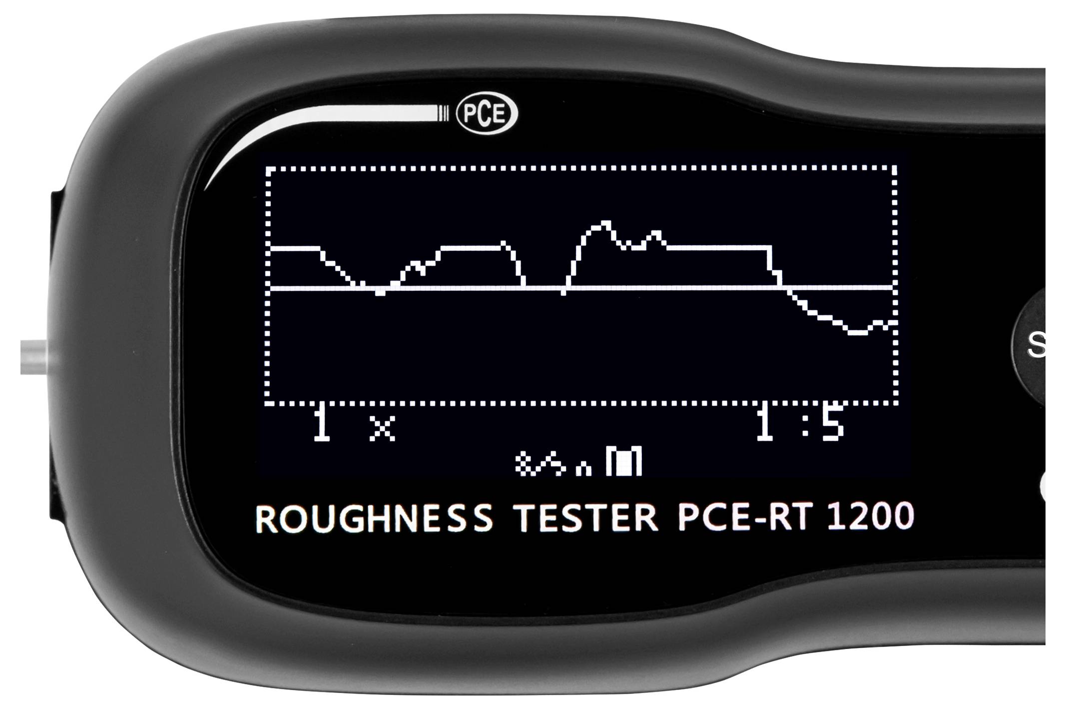Prikaz digitalne testerice hrapavosti koja pokazuje graf profila površine i oznaku 'ROUGHNESS TESTER PCE-RT 1200'.