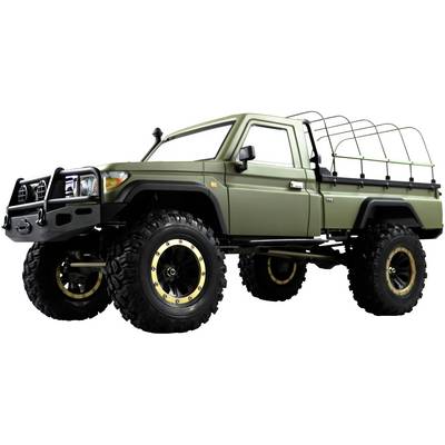 Zeleni model terenskog vozila s velikim off-road gumama i zaštitnim okvirom u stražnjem dijelu, fotografiran sa strane.