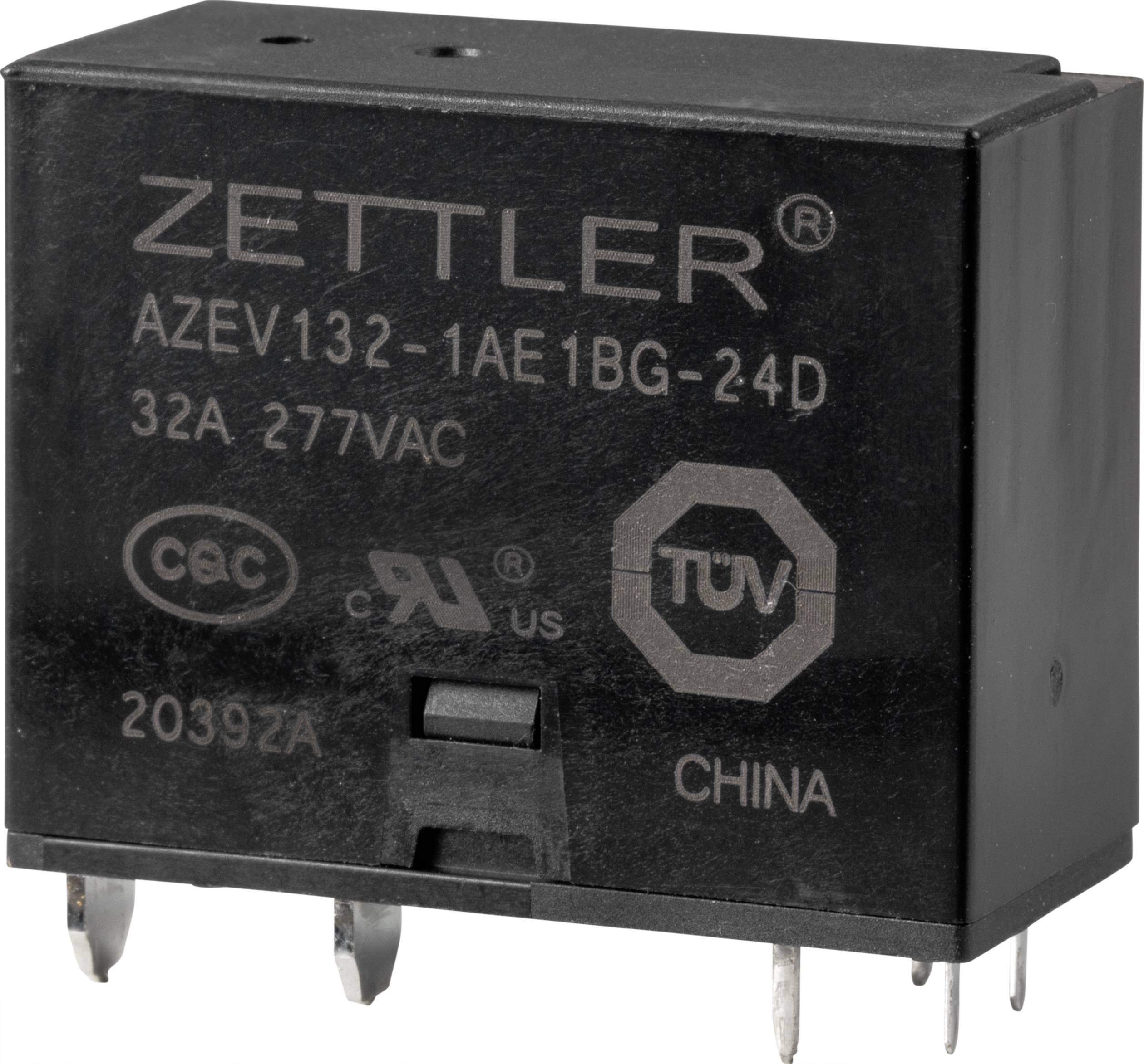 Crni relej tvrtke Zettler s natpisom 'AZEV132-1AE1BG-24D', projektiran za 32A i 277VAC, s kontrolnom oznakom ispod.