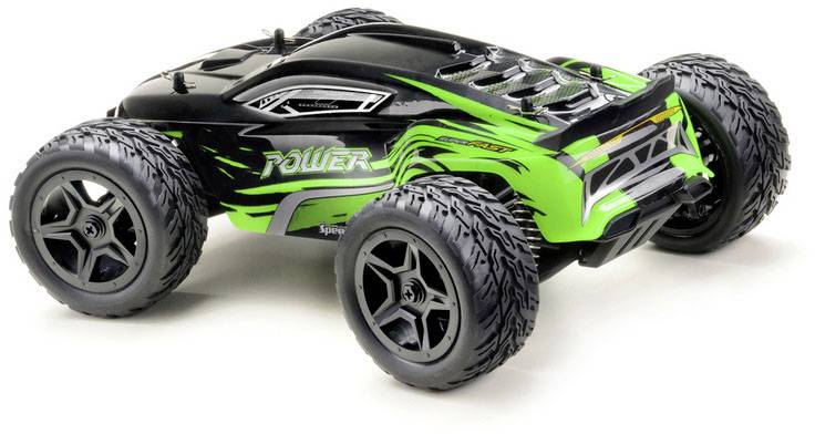 Zeleni daljinski upravljani automobil sa riječju 'Power' na boku, robusnim gumama i sportskim dizajnom, parkiran na jednoj površini.