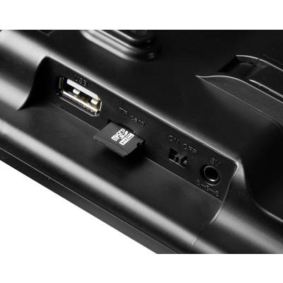 'SD kartica uložena u utor elektroničkog uređaja. Pored nje USB priključak, prekidač za uključivanje/isključivanje i priključak za napajanje.'
