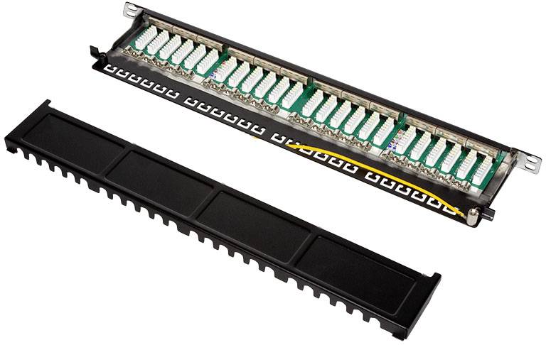 Otvoreni patch panel s prekrivenim priključcima i skinuti poklopac. Unutrašnjost prikazuje nekoliko zelenih utora.