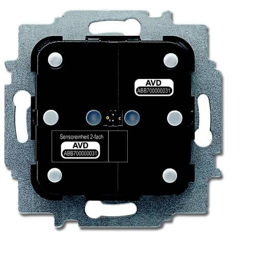 'Senzorska jedinica 2-struko AVD' prikazuje elektronički uređaj s pravokutnim crnim umetkom na metalnoj ploči.
