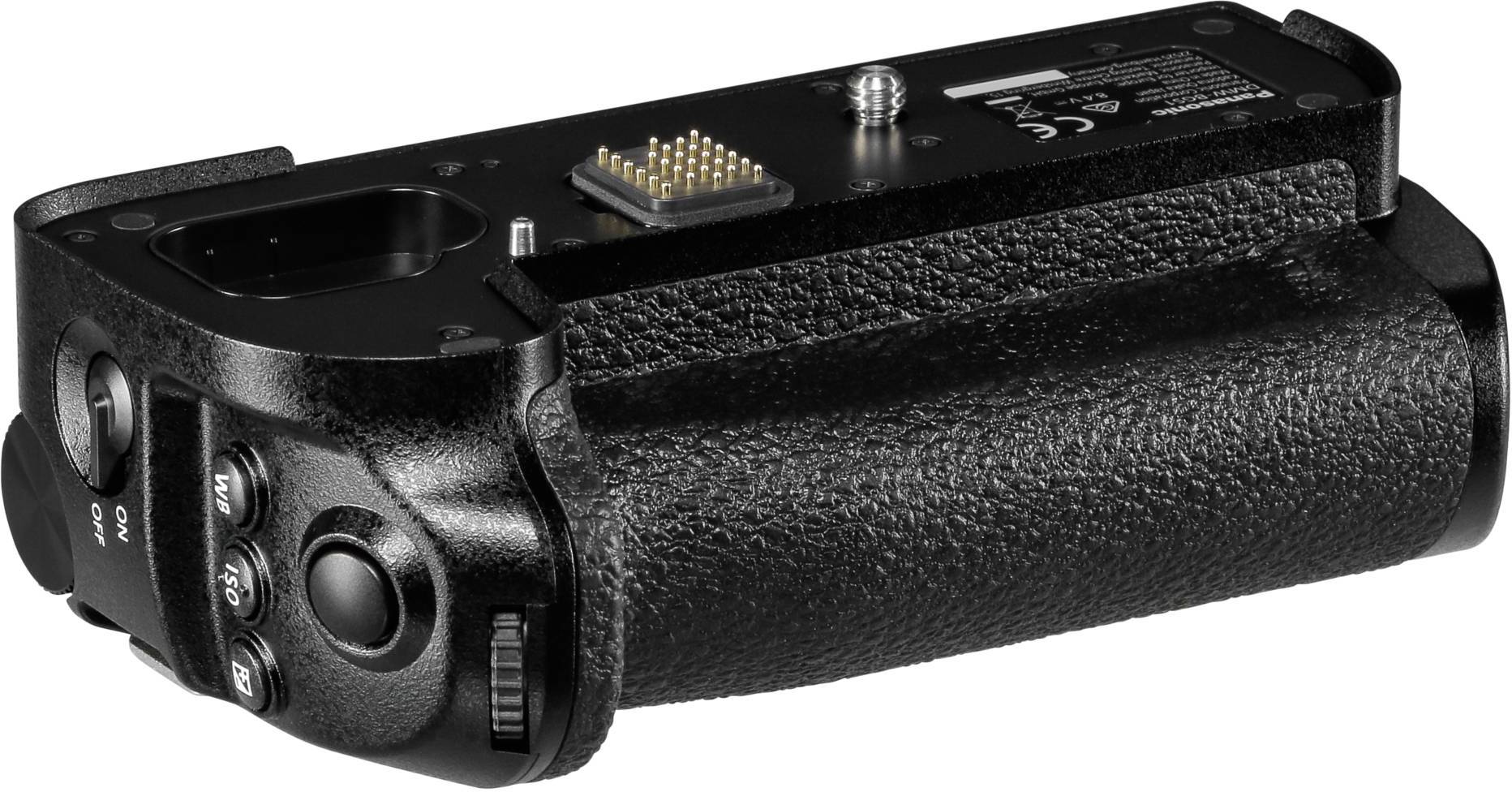 Crni ručni grip za kameru s kontrolnim elementima i priključkom za tijelo fotoaparata, namijenjen produljenju trajanja baterije.