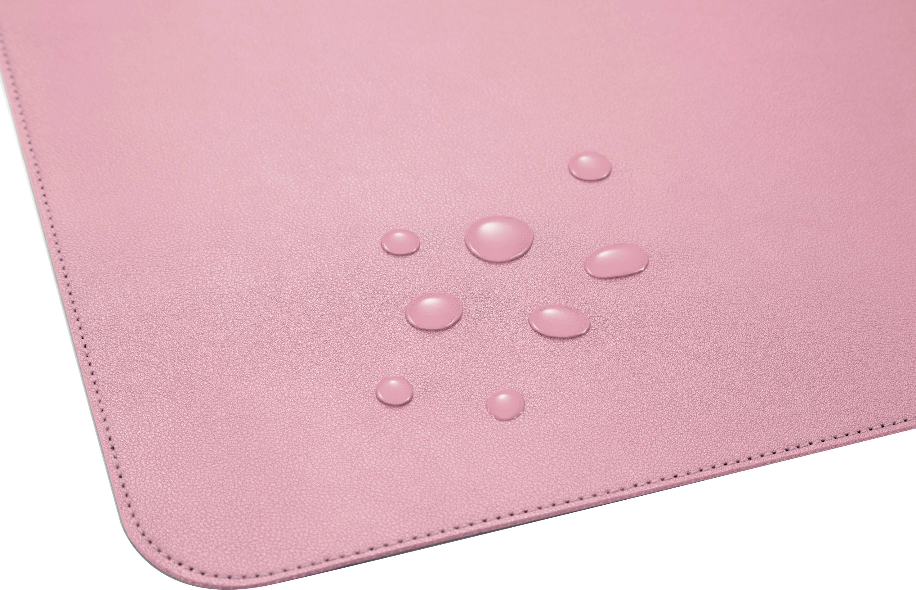 Vodoodbojni rozi površinski prikaz s nekoliko vodenih kapi raspršenih na desnoj strani.