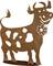 Prikaz stiliziranog metalne siluete smiješne krave s cvijetom oko vrata. Pogodan kao dekorativna vrtna figura.