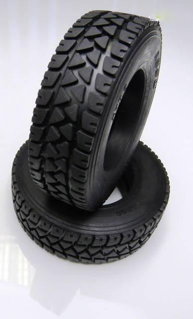 Thicon Models 1:16 Banden 23.6 mm 1 paar