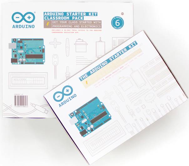 Dvije kutije s Arduino logotipima i grafikom. Veća kutija je 'Classroom Pack', a manja 'Starter Kit'. Elektronička tema.
