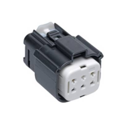 Crni električni mrežni adapter s više utičnih mjesta, pogodan za specifične zahtjeve povezivanja.