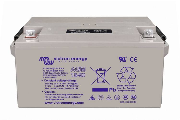 Baterije Victron Energy s AGM tehnologijom. Kućište sive boje, integrirane u sustave napajanja.
