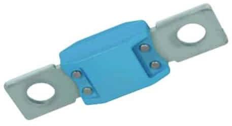 Plavi sigurnosni utikač s dvije metalne stezaljke na krajevima koji se koristi za električne spojeve.